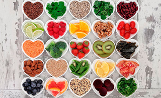 Los alimentos ricos en nutrientes naturales se complementan perfectamente con los alimentos funcionales